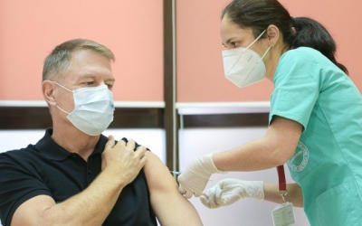 Preşedintele Klaus Iohannis s-a vaccinat anti-COVID