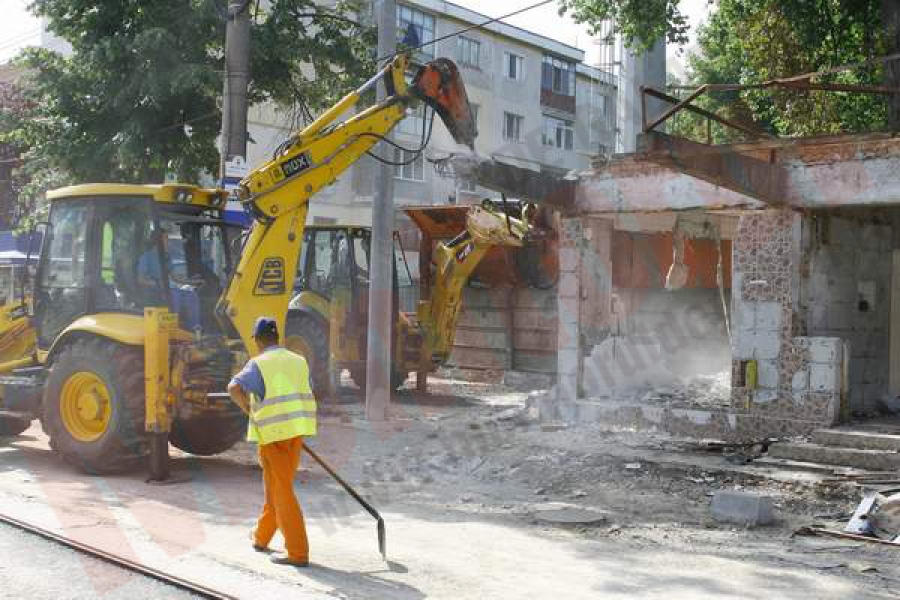 Operaţiunea „Demolarea” continuă