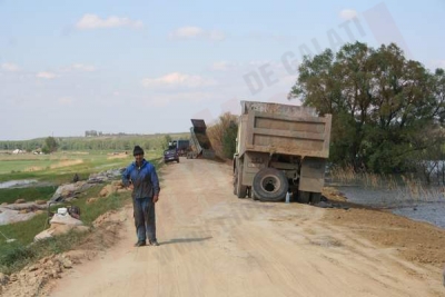 Oierii şi apicultorii din Brateşul de Jos, avertizaţi şi monitorizaţi