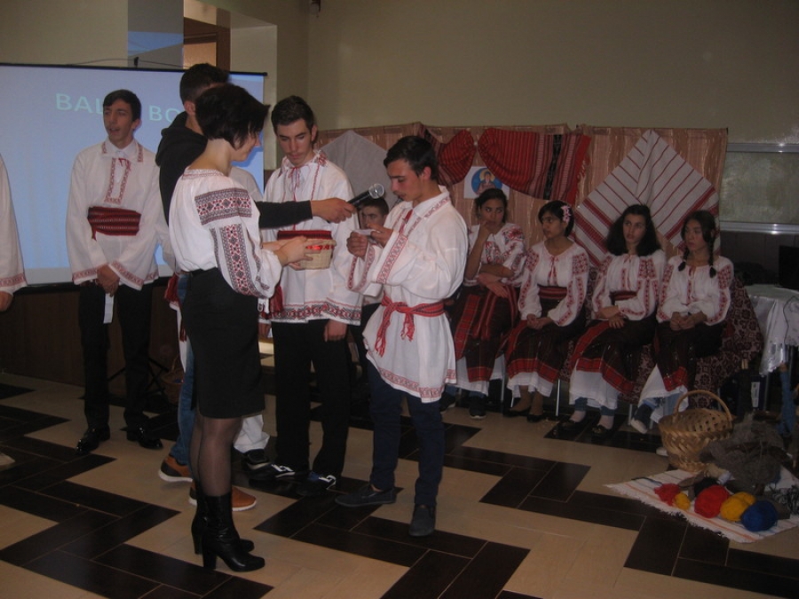 Liceul Tehnologic „Simion Mehedinţi” reînvie tradiţia românească