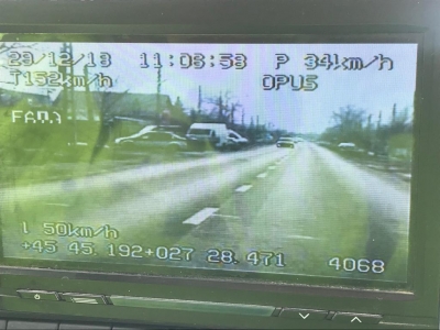 A gonit cu 152 km/h prin localitate şi a prins o amendă de 2.900 lei