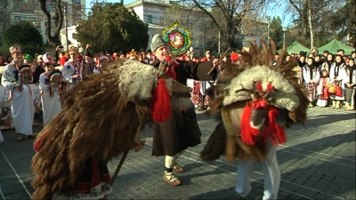 Cete de colindători din toată ţara, pe străzile oraşului (FOTO)