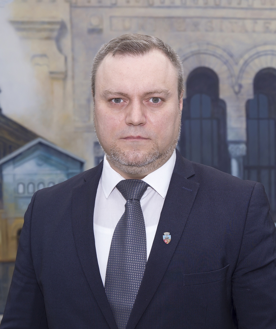A fost desemnat al doilea viceprimar al municipiului Galaţi