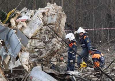 Polonia şi-ar putea redacta propriul raport privitor la catastrofa aviatică de lângă Smolensk