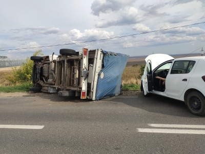 Accident cu victimă pe DN 26 în Galaţi: O autoutilitară a intrat pe contrasens după ce i-a explodat un pneu