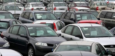 Piaţa auto a scăzut anul trecut cu 7,4%