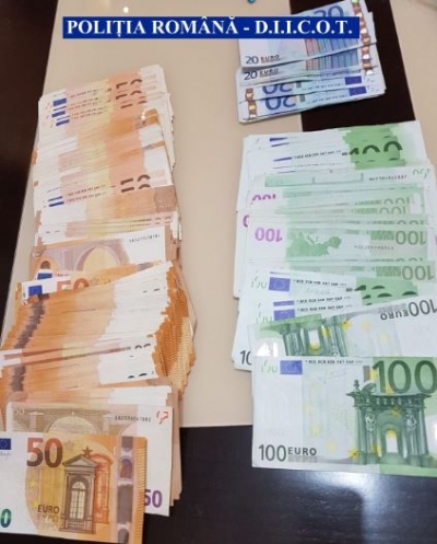 18 percheziții și 9 arestări într-un dosar de înşelăciune și spălare de bani