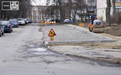 Continuă lucrările de reabilitare a zonei Colegiului "Al. I. Cuza"