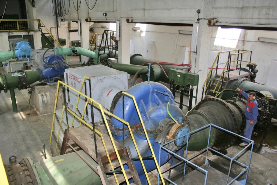 Alimentarea cu apă, asigurată parţial, cu ajutorul generatoarelor electrice