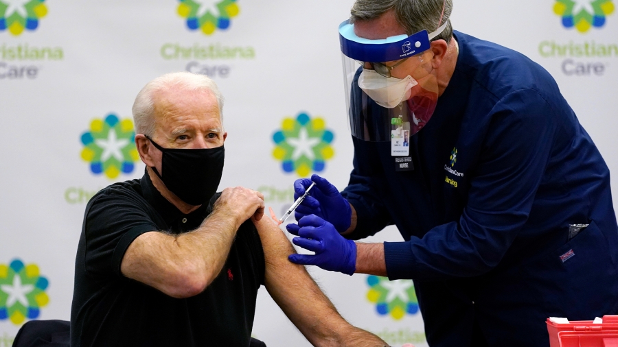 Joe Biden, inoculat cu a doua doză de vaccin împotriva COVID-19