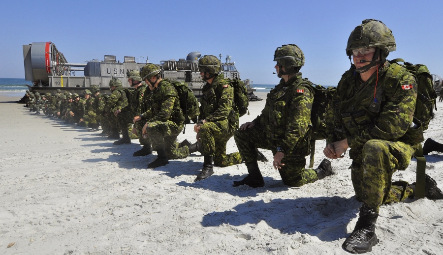 Canada îşi majorează cheltuielile pentru înarmare