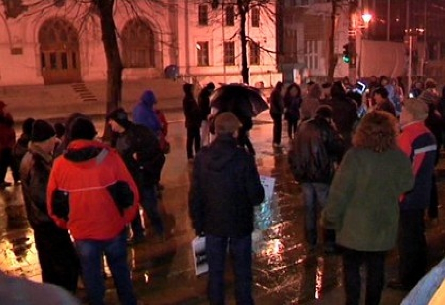 A opta zi de proteste: 100 de gălăţeni au protestat, în frig, împotriva Guvernului