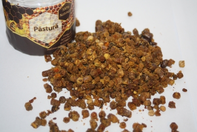 “Pâinea albinelor”, ideală pentru detoxifiere