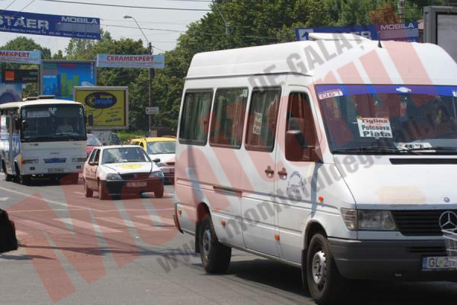 Gălăţenii ar putea plăti 2 lei pentru o călătorie cu maxi-taxi