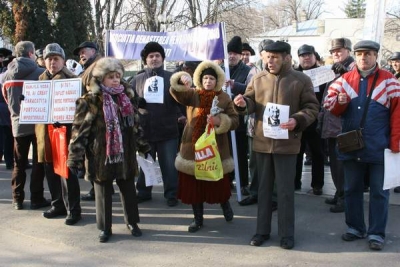 Protest anti-Băsescu şi anti-PDL presărat cu acuzaţii