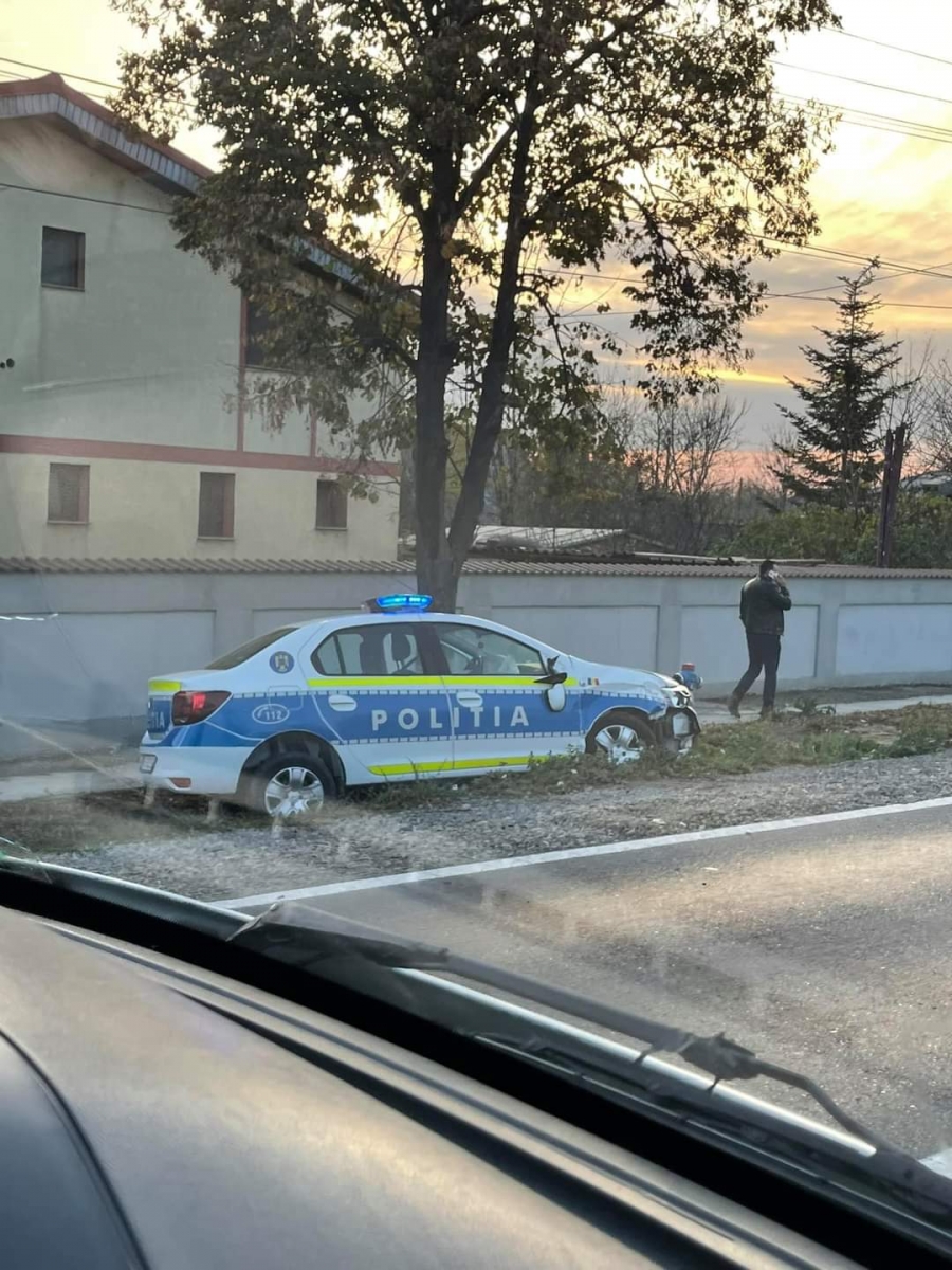 Accident cu autospeciala poliției, la Șendreni