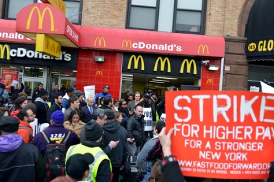 Protest la nivel mondial al angajaţilor lanţurilor de restaurante fast-food, pe 15 mai