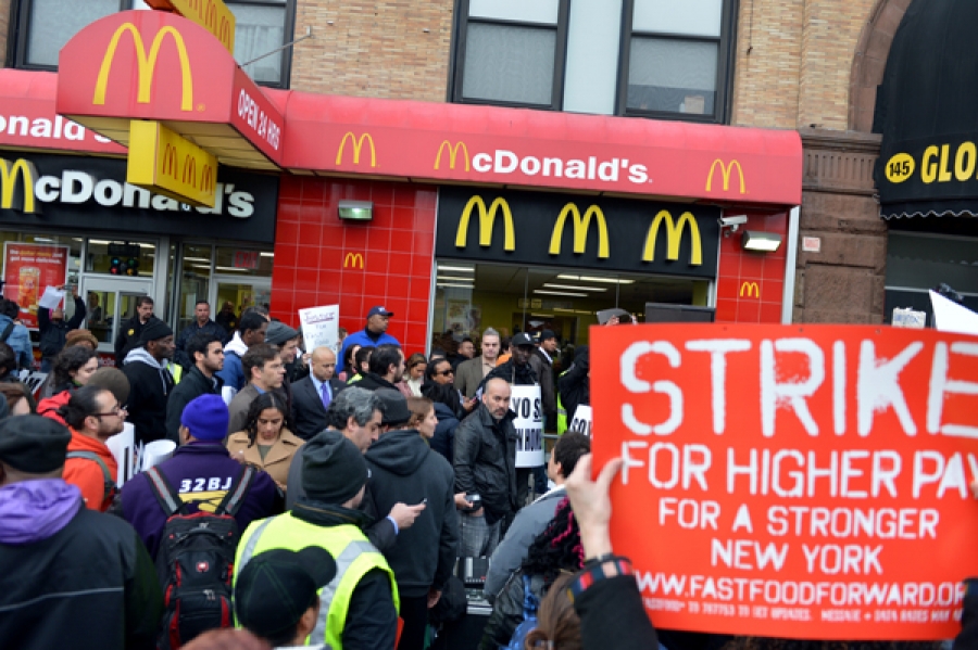 Protest la nivel mondial al angajaţilor lanţurilor de restaurante fast-food, pe 15 mai