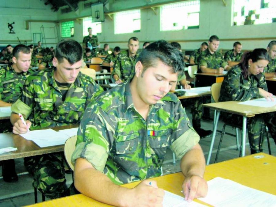 Locuri în învăţământul postliceal pentru formarea maiştrilor militari