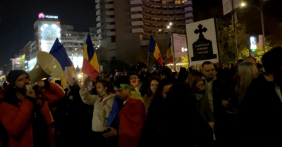 NEWS ALERT: Protest împotriva vaccinării şi certificatului verde, în Piaţa Universităţii din Capitală