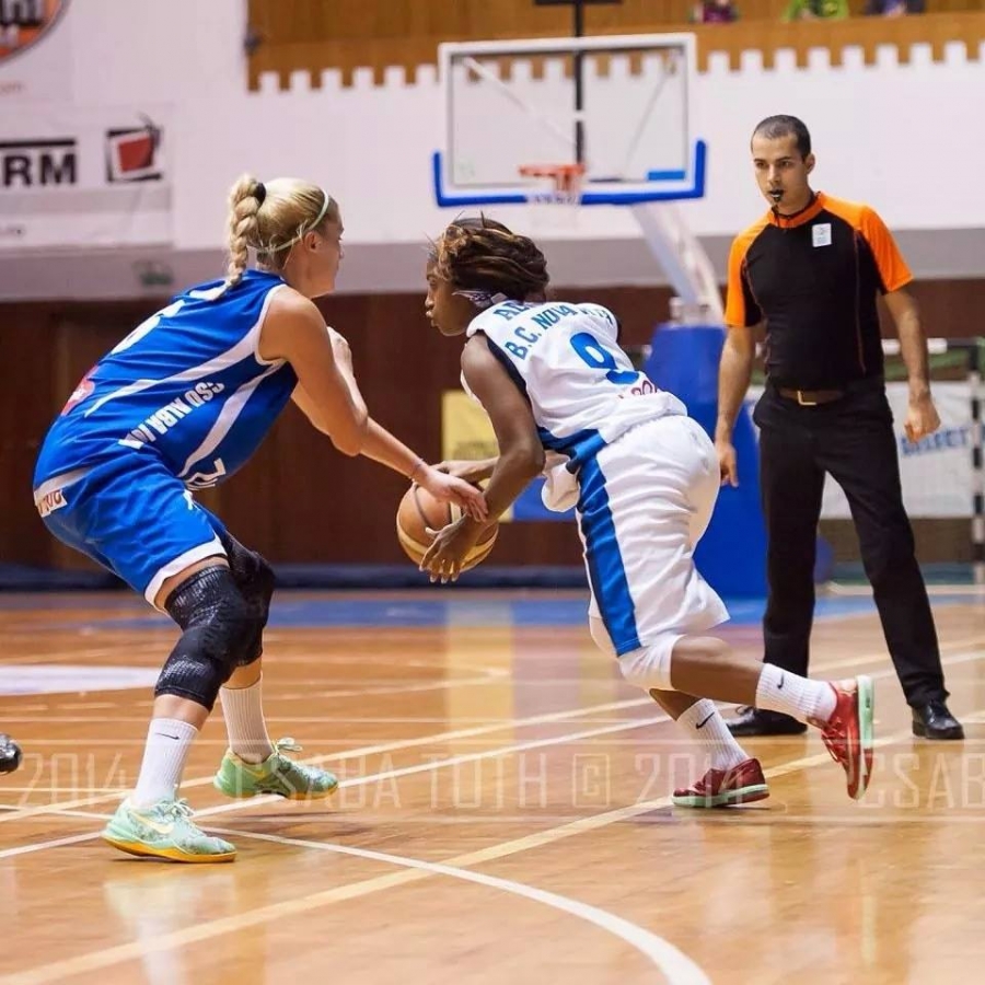 Shanice Steenholdt şi Alexia Adams au semnat cu Phoenix