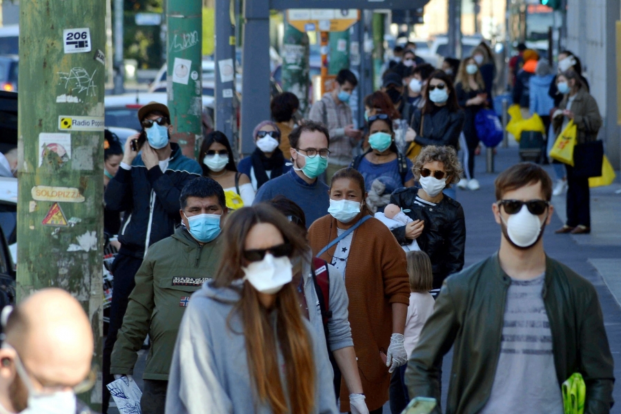Studiu: Peste 90% dintre români au fost afectaţi în mare măsură de pandemie