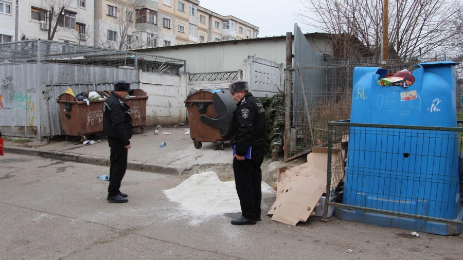 A furat o pubelă cu sare şi a vândut-o cu 20 de lei (FOTO/VIDEO)