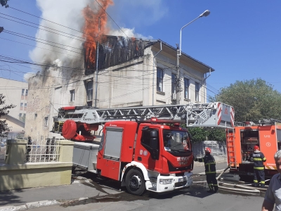 VIDEO | Incendiu puternic în centrul Galaţiului (UPDATE)