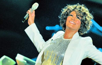 Un album cu hiturile lui Whitney Houston va fi lansat în noiembrie