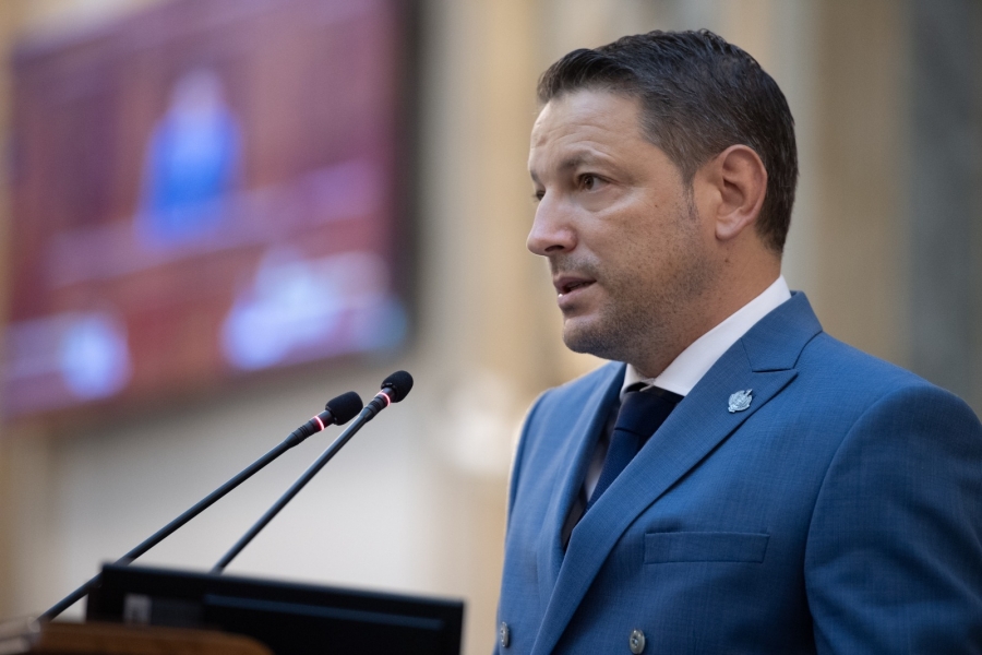 Interviu incomod: Senatorul Marius Humelnicu explică de ce a renunţat la mandatul de Ministru al Economiei