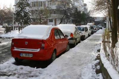 Când trebuie depusă şi ce trebuie să conţină cererea pentru închirierea unui loc de parcare