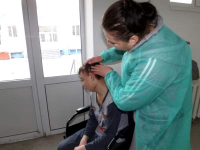 Adolescent de 14 ani, strâns de gât în propria casă