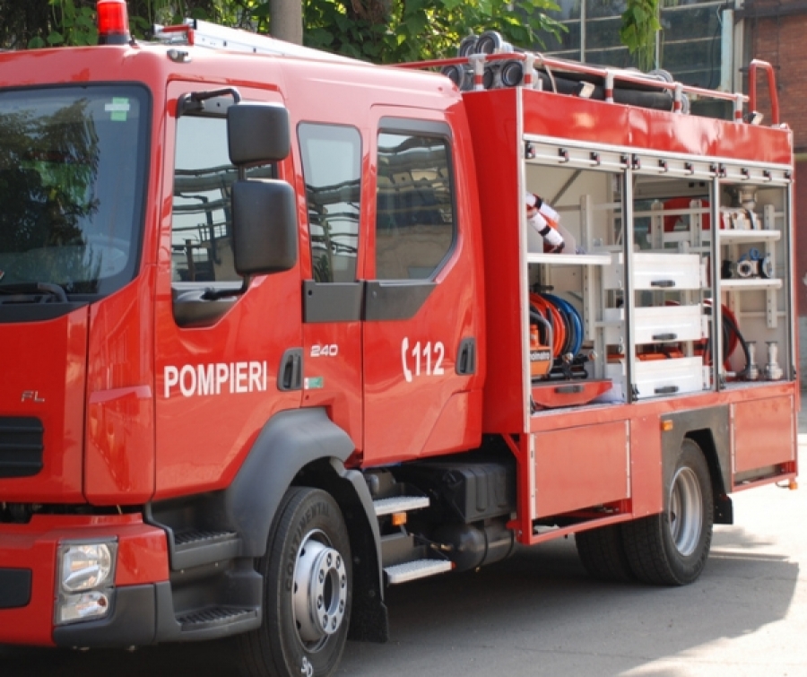 Incendiu, în Micro 40. O femeie a murit