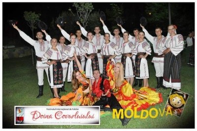 De joi, patru zile de folclor internaţional