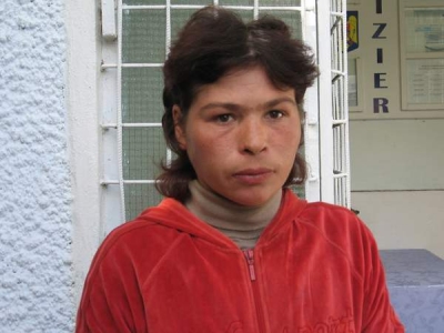 Violuri în serie: S-a ascuns sub pat de frica violatorilor