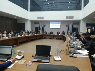 Discuţii aprinse pe tema concesionării activităţii de întreţinere a locurilor de joacă din Galaţi