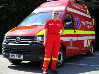 Italianca care nu mai vrea să plece din România. Este studentă, voluntar SMURD Galaţi şi, în viitor, pompier (FOTO)