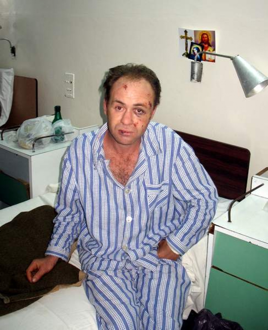 O bătaie şi mai mulţi „suspecţi”