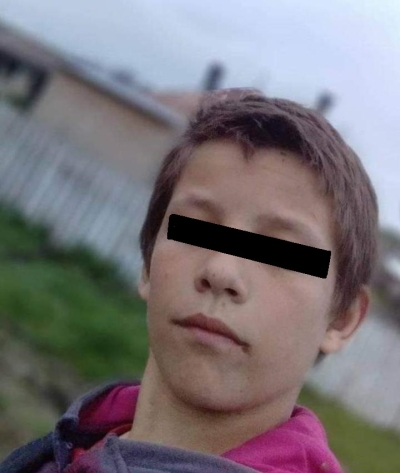 Băut, şi-a înjunghiat mortal băiatul de 14 ani