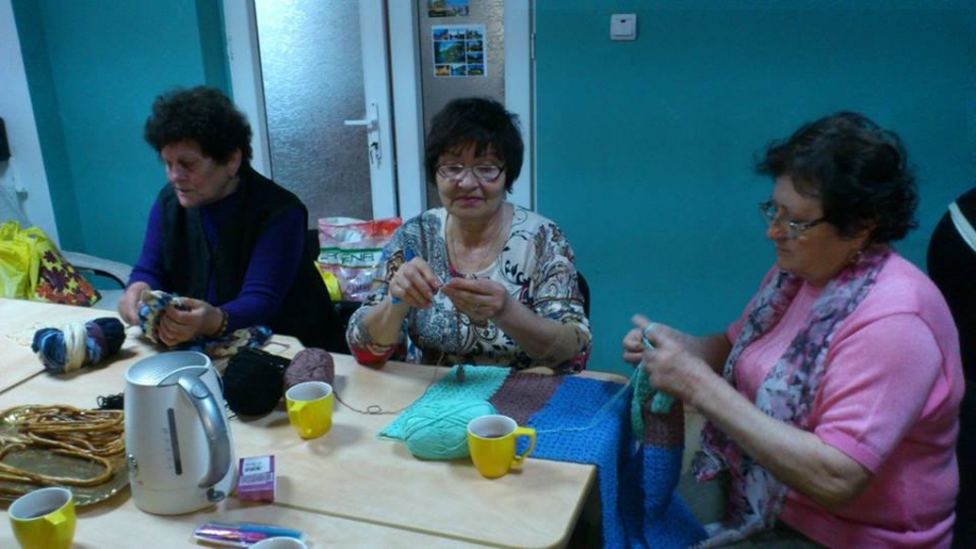 Invitaţie inedită: La croşetat în Grădina Publică