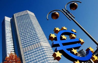 BCE îi va obliga pe bancherii români să le arate clienţilor înainte cum le va creşte rata dacă dobânda de referinţă se majorează cu 2%
