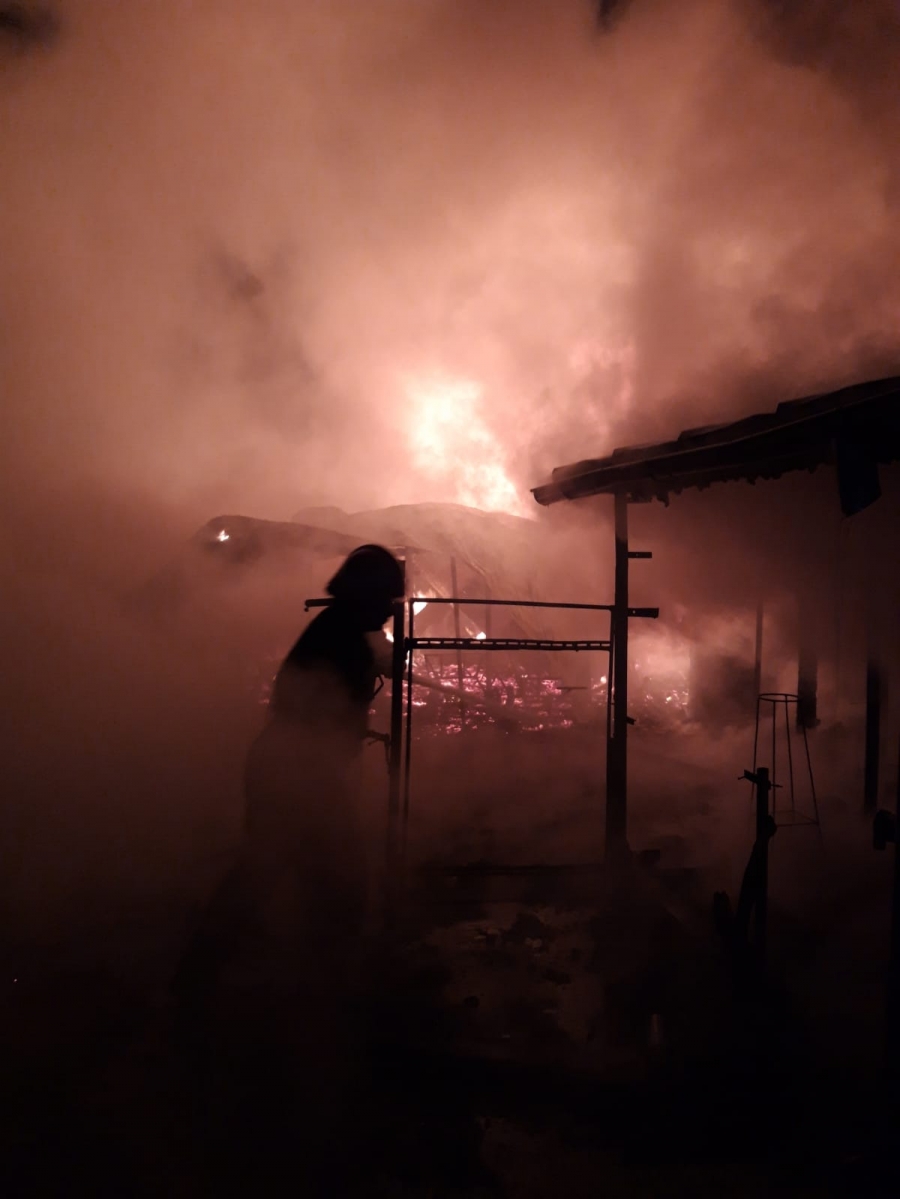 Incendiu izbucnit de la o tigaie uitată pe foc (VIDEO)