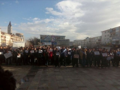 Angajaţii gălăţeni ai Apelor Române protestează la Bacău