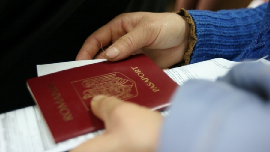 Serviciul Paşapoarte, sufocat de birocraţie