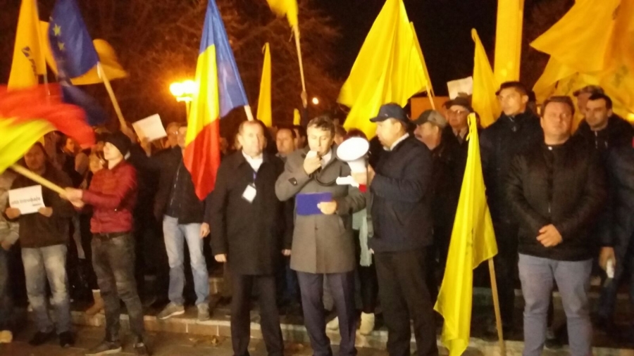 1000 de gălăţeni la mitingul PNL de susţinere a moţiunii antiPSD
