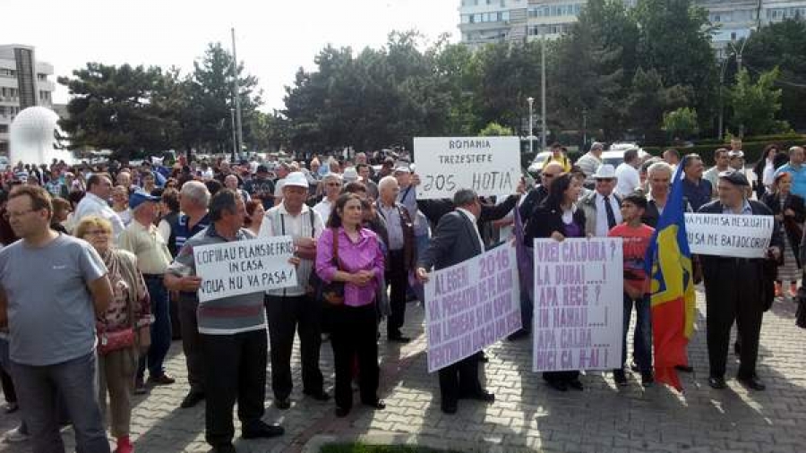 Protestul oraşului fără apă caldă şi căldură