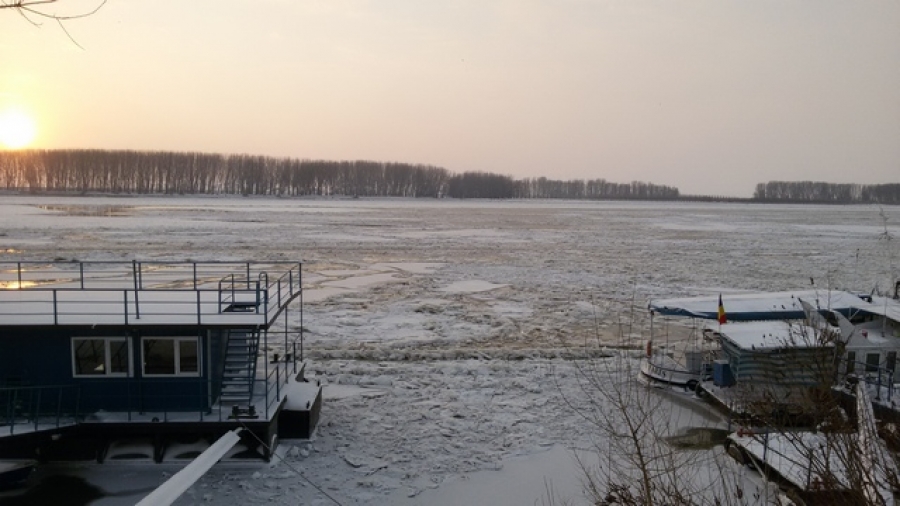 S-a suspendat navigaţa fluvială pe Dunăre