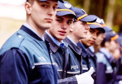 Sute de locuri la şcolile de agenţi de poliţie. Recrutarea se face la sediul IPJ Galaţi