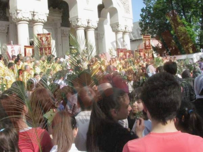 Sute de gălăţeni la Pelerinajul de Florii