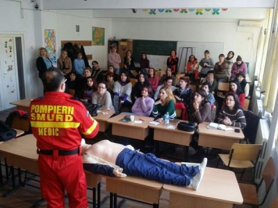 Curs SMURD Galaţi pentru cadrele didactice ale Şcolii 22